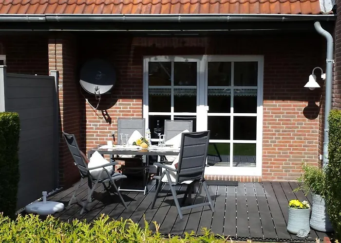 With 2 Bedrooms * 卡罗利嫩西尔